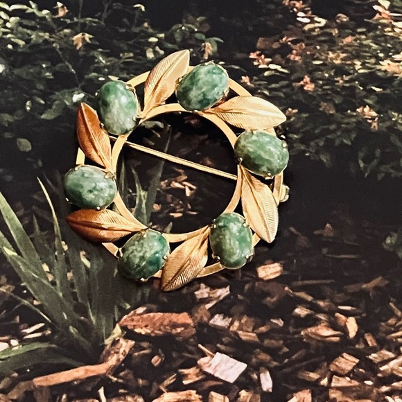 Jade Gold Vintage Circle Brooch - Picture 3 of 9